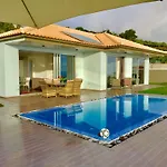 Villa Pinheira III Heated Pool