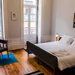 Dona Emilia Guest House & Studio Apartment Building