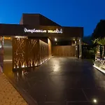 Motel Tropicana
