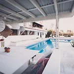 Latas Country House