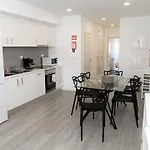 Pdl Center Apartment