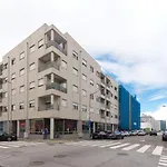 Lovelystay - Charm Beach Apartment By Metro Station