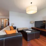 Lovelystay - Oporto Beach Apartment With 2 Free Parking Spots
