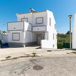 Akivillas Oura Targa