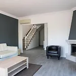 Akivillas Oura Targa