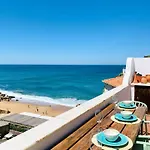 Azenhas Do Mar Beach House