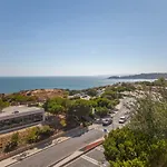 B43 - Spotless Seaview Apartment