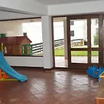 Amazing Beach & Pool Apartment With Garden
