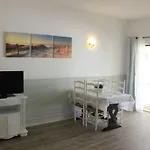 Beach And Pool Studio Apartment