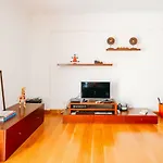 Fantastic Seaside Family Apartment With Pool