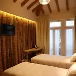 Muralha Charm House