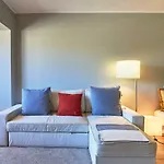 Beachfront Cascais,Estoril Apartment