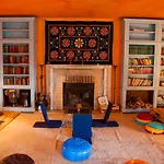 Almaa Sintra Hostel