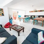 Blue Boutique Hostel & Suites
