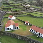 Casas Da Cascata