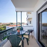 B17 - The Stunning Seaview Apartment