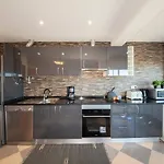 B17 - The Stunning Seaview Apartment