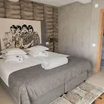 Surfers Lodge Peniche