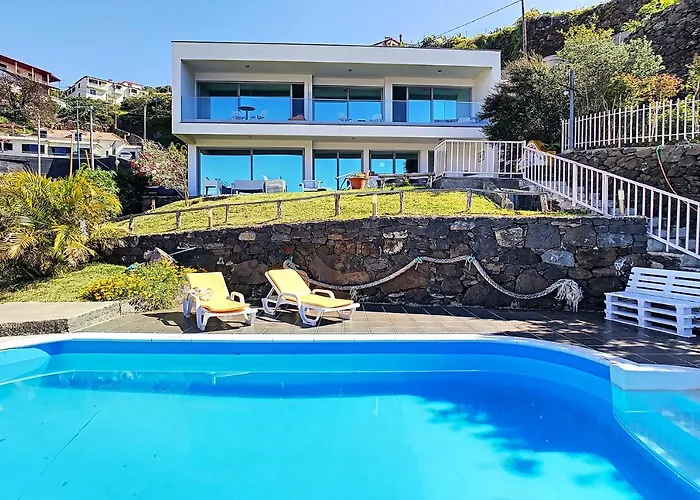 Villa Calcada With Private Pool By Hr Madeira