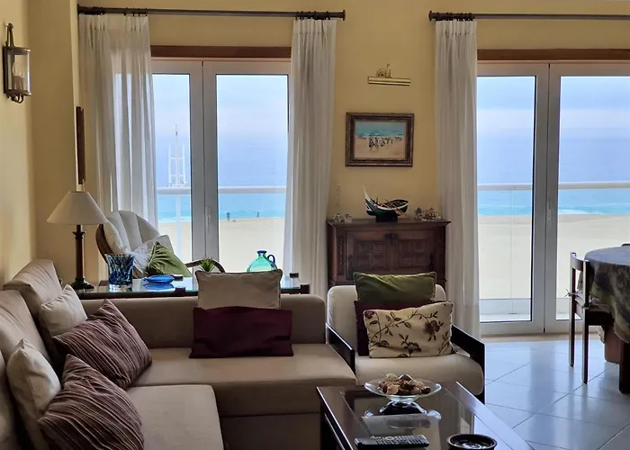 Nazare apartamento em frente ao mar