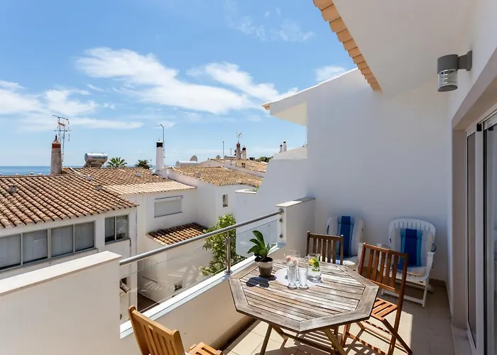 Mariners - Bright And Stylish Apartment - 2 Minute Walk To The Beach