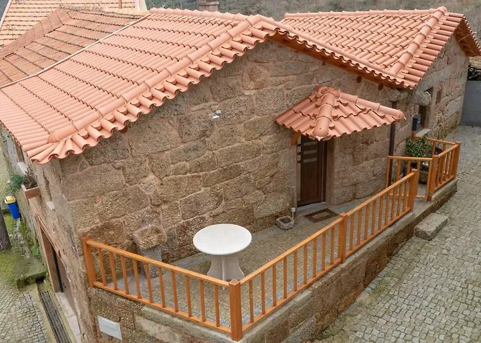 Casa Largo S Lourenco E Casa Da Videira