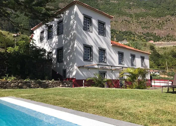 Casa Oliveira Esmeraldo - Guest Houses