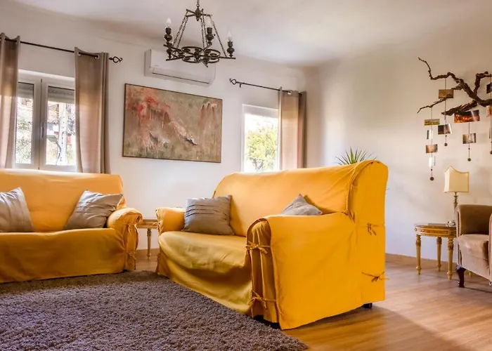 Fonte Da Rosa Guest House