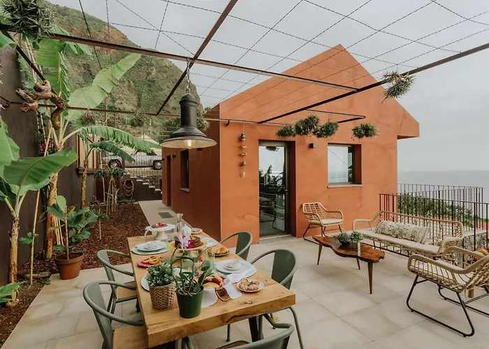 Mango House