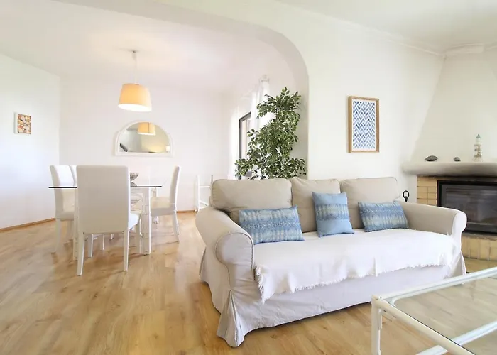 E&M Garden View Beach House VII