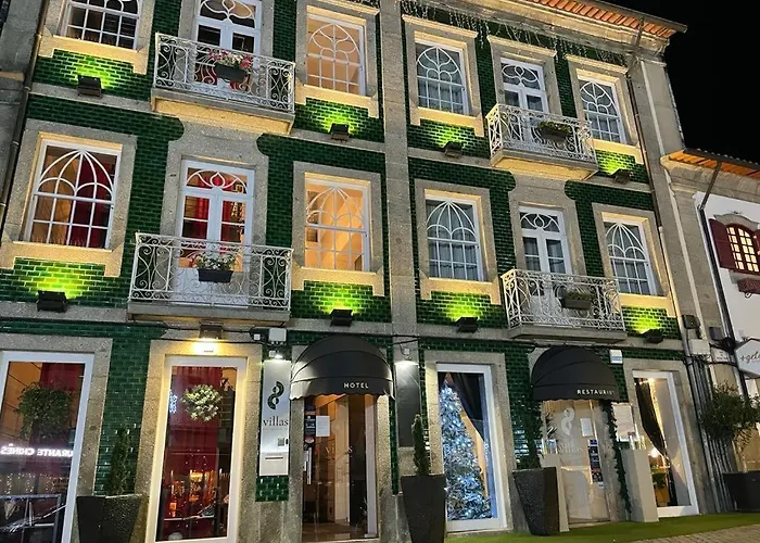 8 Villas Hotel