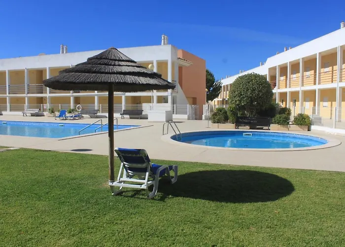 Pool&Beach In Encosta De Sao Jose
