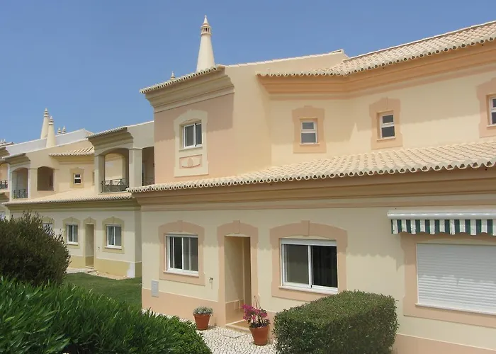 Fairviews Villa On Boavista Golf Resort