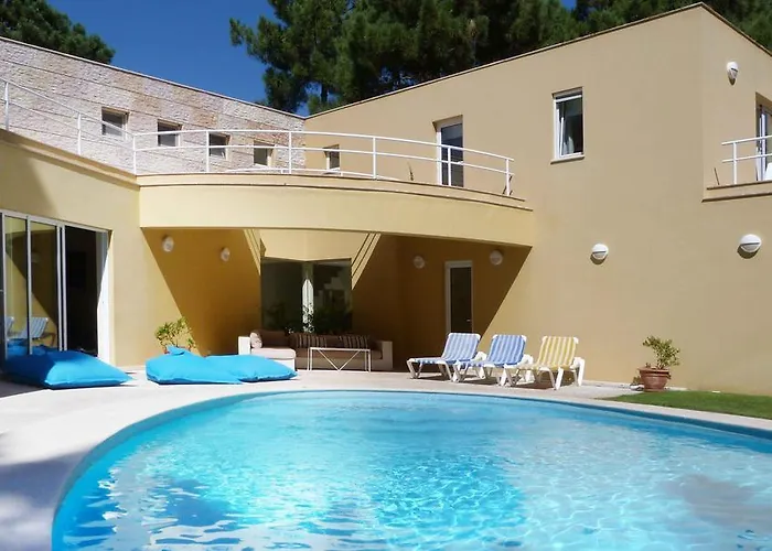 Aroeira Villa Near Lisbon- Daydream Pt