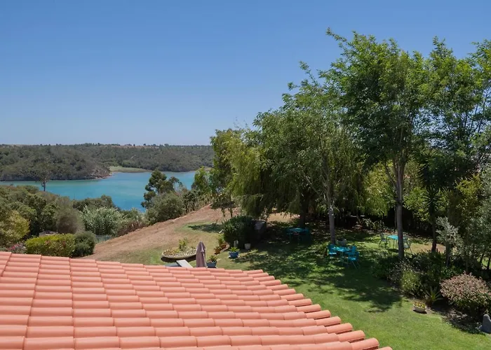 Casa No Rio - River House