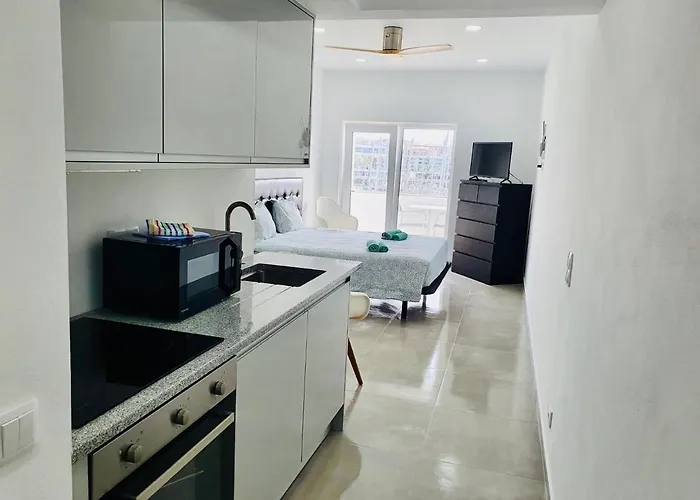 Lagos Marina View Apt On Main Avenue Near Beaches