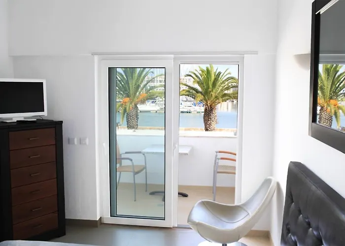 Lagos Marina View Apartment Near Beaches And Shops