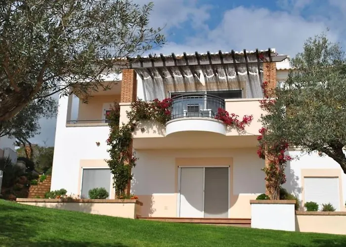 Lovely 3 Bedroom Villa With Pool In Great Location