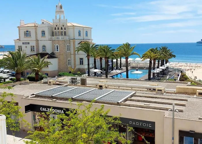 Vistamar Apartments