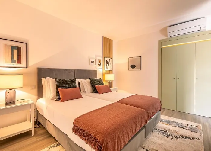 Fort Bay Suite Apartments