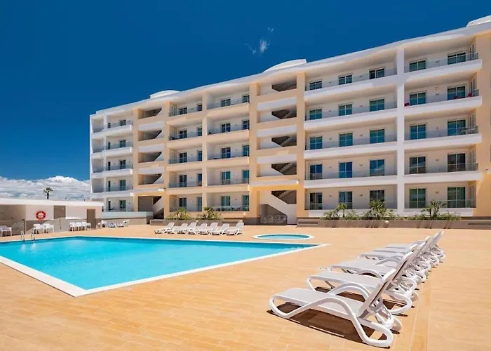 Penthouse By The Marina