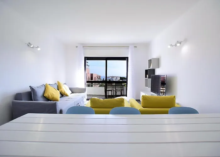 Sunset Sea View 2 Bedroom Apartment Vd