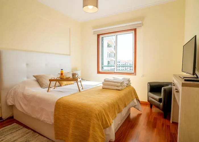Forum Madeira Ajuda Apartment