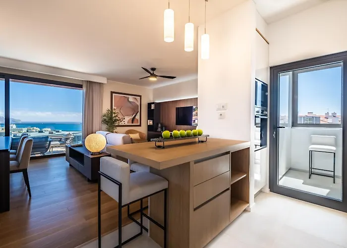Maha By Kaamah - 2 Bedroom Oceanview Designer Apartment