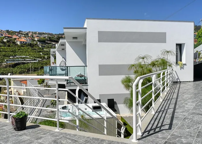 Studio 92, A Home In Madeira
