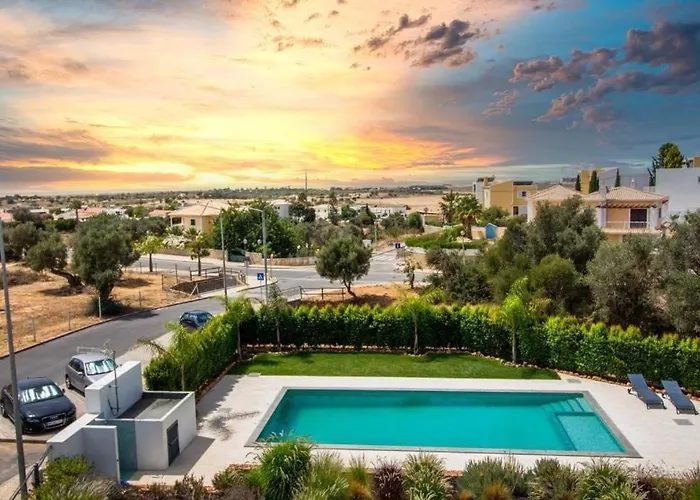 Bonjour House - Sea View & Pool And Garden & Bbq