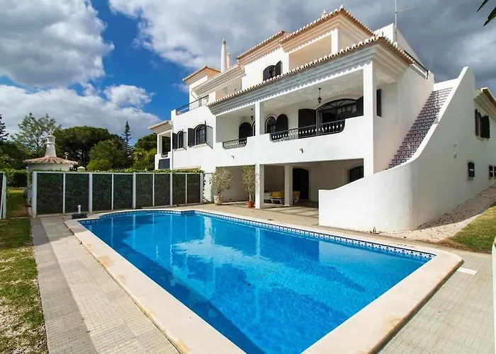 Irene Golf House - Privat Heated Pool & Games Room & Golf