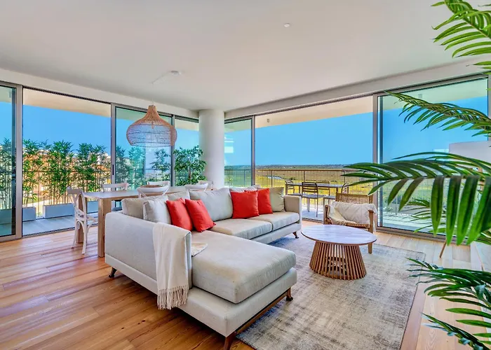 Bayline - Beachfront Bliss & Spa By Bedzy