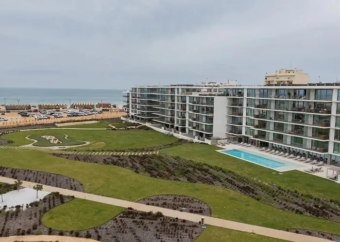 Bayline- Beachfront And Pool