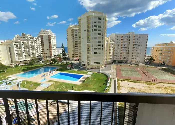Algarve T1 Apartment W Balcony And Sea View In Armacao De Pera